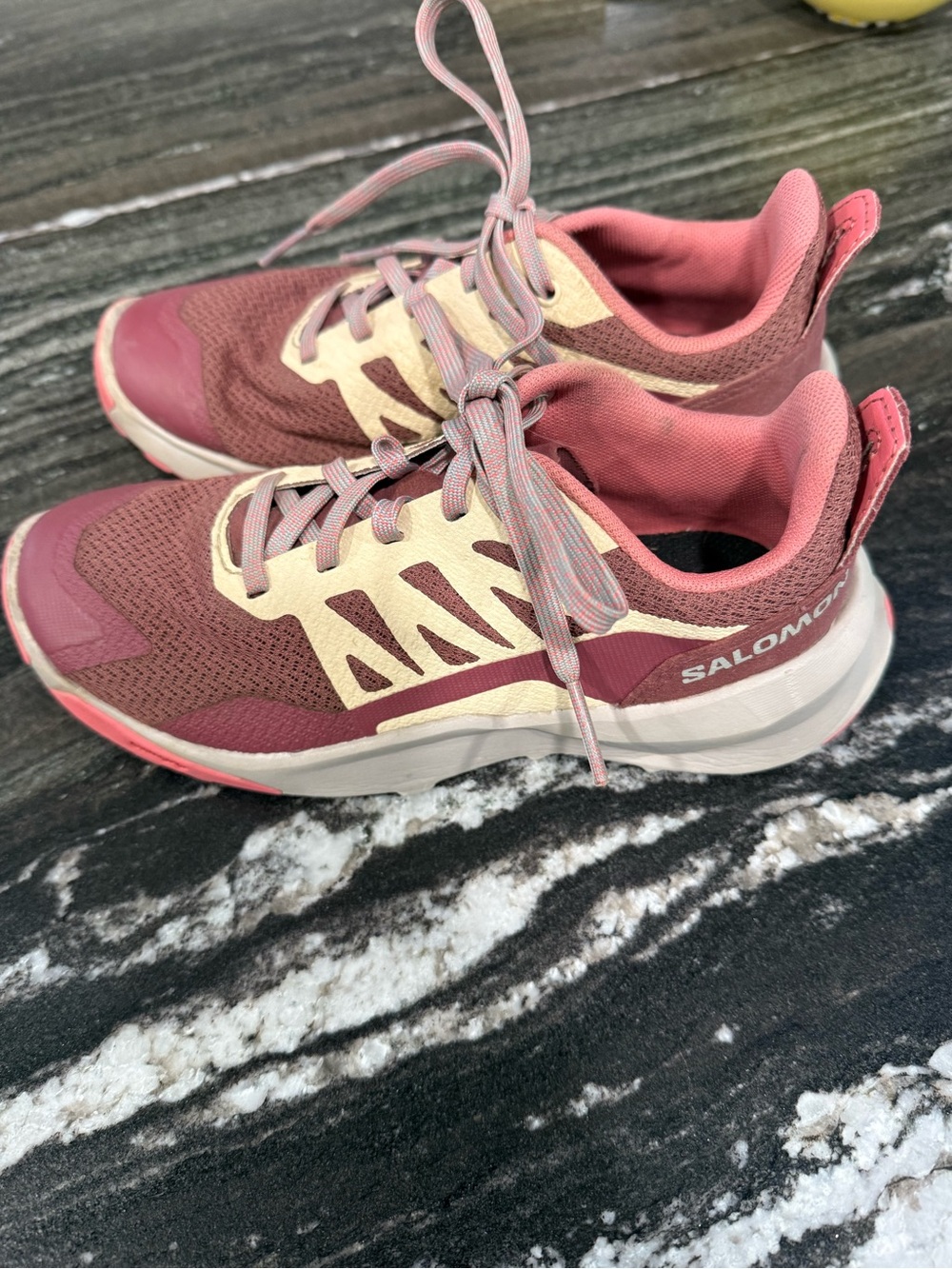 Salomon Girls Rose and Cream Trail Sneakers